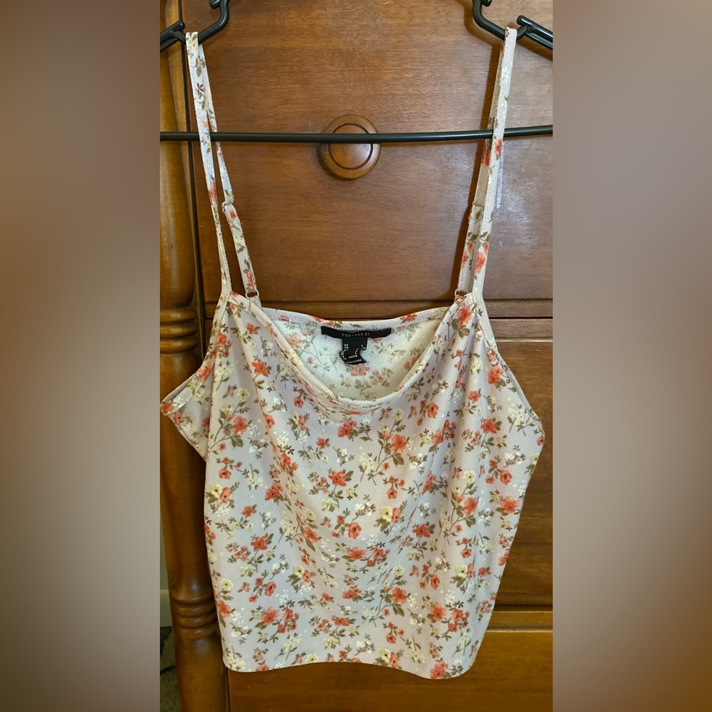 Forever 21 pastel Floral crop Spaghetti Strap Top size large nwot